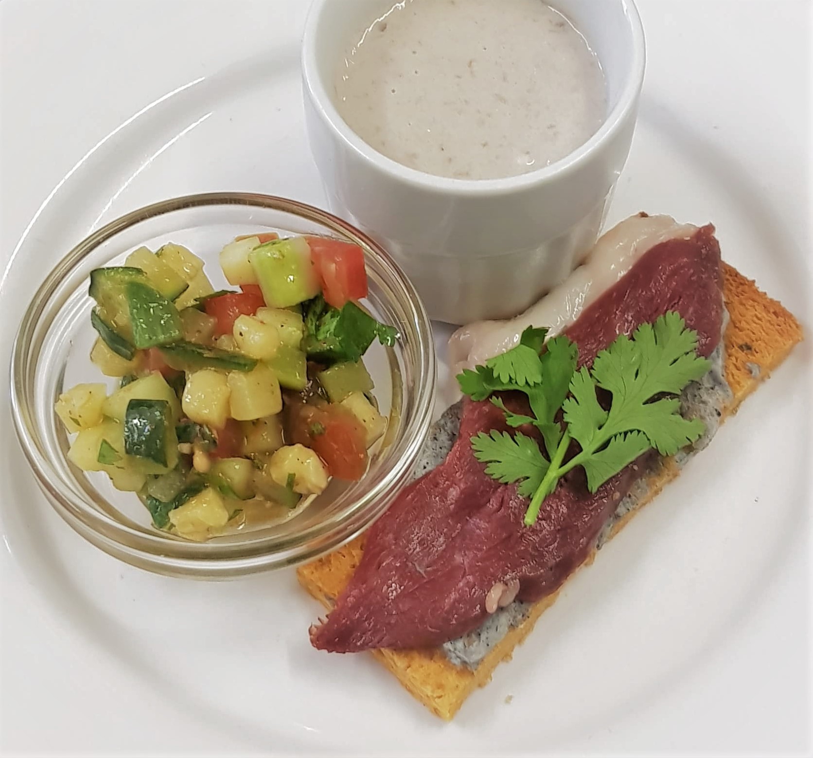 Toast au magret fumé - tartare légume thaï - crème shitaké v2